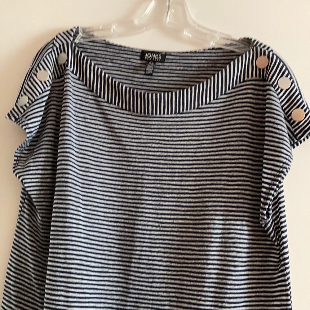 Jones New York blue and white striped Tshirt top